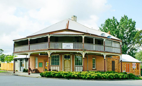 Victoria Hotel - Tourism Canberra 0