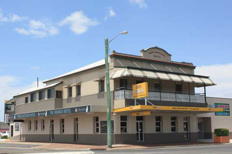 Young Australian Hotel - Tourism Canberra 1