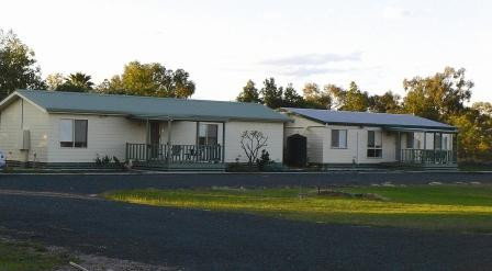 Back O' Bourke Motel - Tourism Canberra 1