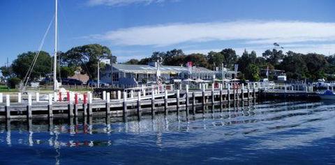 Metung Hotel - Tourism Canberra 0