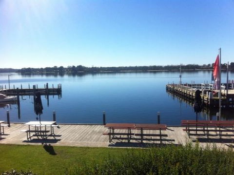 Metung Hotel - Tourism Canberra 1