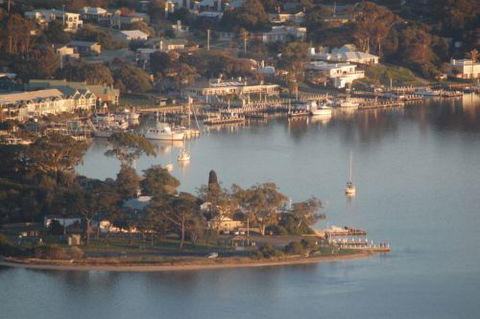 Metung Hotel - Tourism Canberra 2