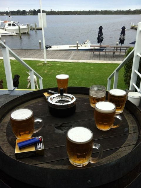 Metung Hotel - Tourism Canberra 7