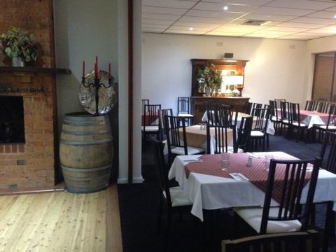 Moyhu Hotel - Tourism Canberra 2