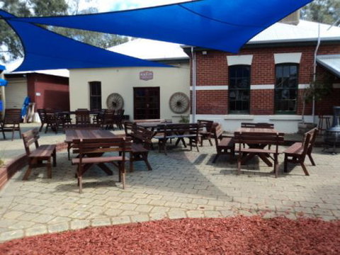 Grass Valley Tavern - Tourism Canberra 3