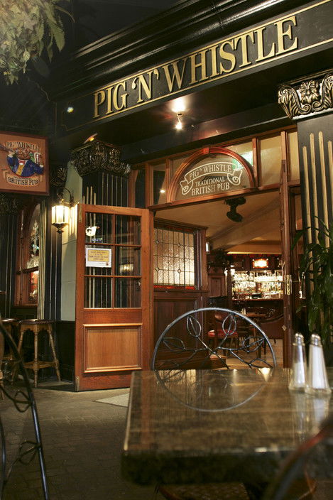 Pig N Whistle British Pub Indooroopilly - Tourism Canberra 3