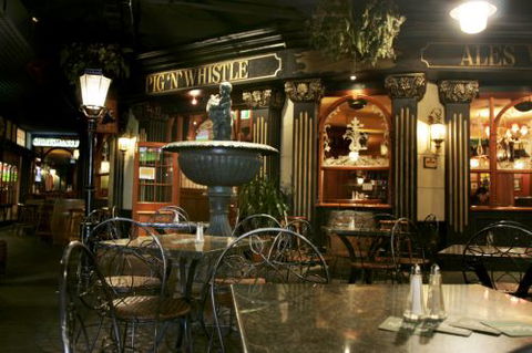 Pig N Whistle British Pub Indooroopilly - Tourism Canberra 4