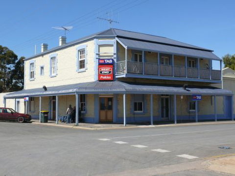 Port Wakefield Hotel - Tourism Canberra 0