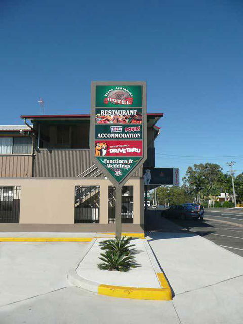 Young Australian Hotel - Tourism Canberra 1