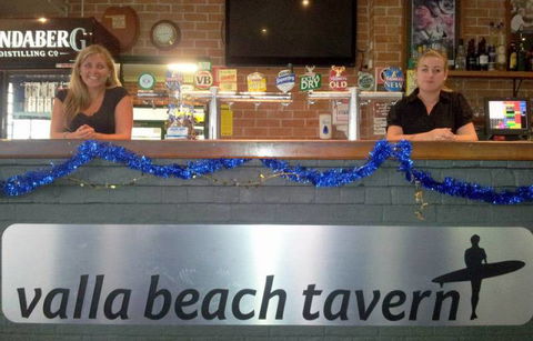 Valla Beach Tavern - Tourism Canberra 0