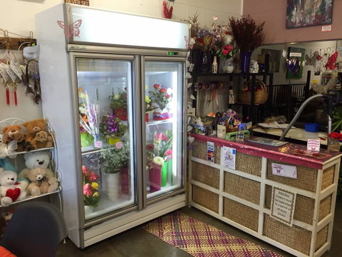 Savannah’s Gifts, Cafe & Flowers - Tourism Canberra 1