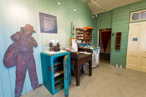 Cardwell Pioneers Tour - Tourism Canberra 0
