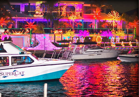 Christmas Lights Cruise - Tourism Canberra 1