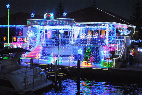 Christmas Lights Cruise - Tourism Canberra 2