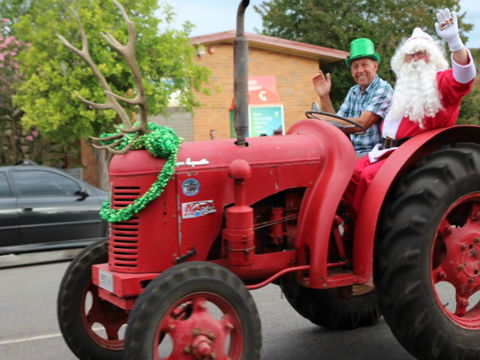 Dowling Street Christmas Party - Tourism Canberra 1