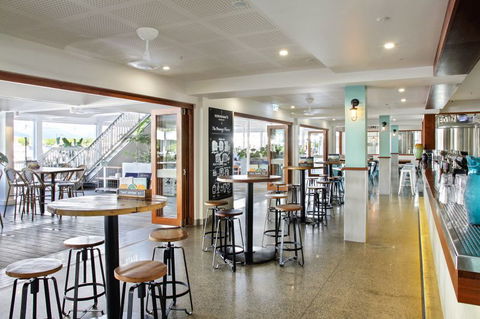 Hemingway's Brewery Port Douglas - Tourism Canberra 4