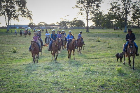 Night Horse Ride And Dinner - Tourism Canberra 1
