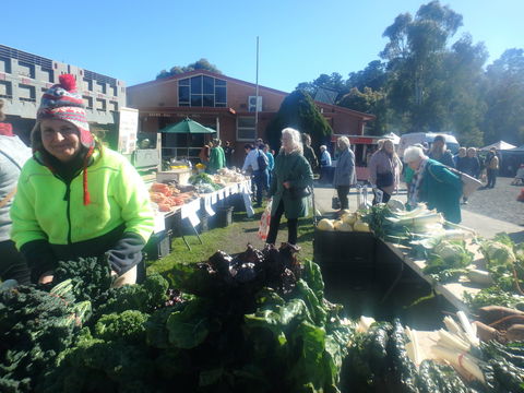 Brown Hill Market - Tourism Canberra 0