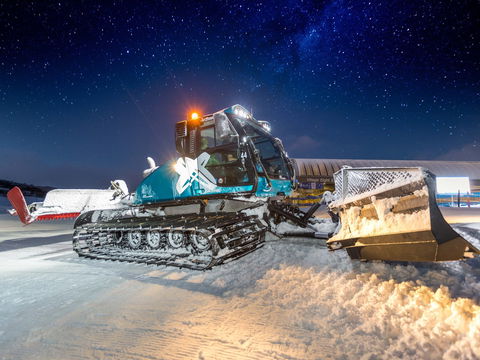 Groomer Tours At Perisher - Tourism Canberra 4