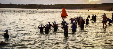 Sparke Helmore Newcastle City Triathlon - Tourism Canberra 1