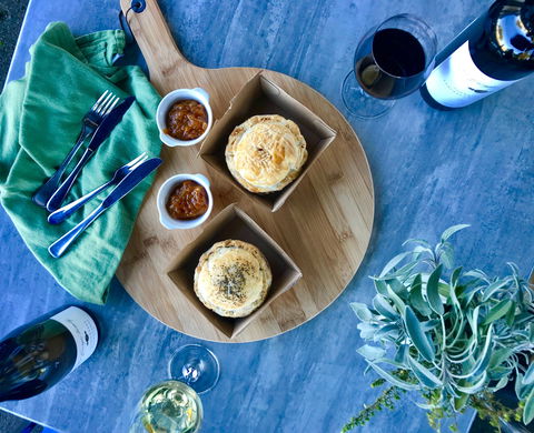 Aged Wine And Vintage Pies - Tourism Canberra 1
