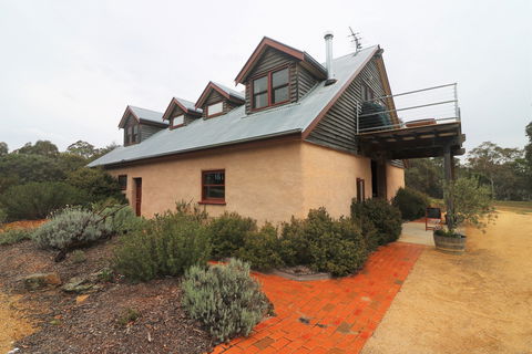 Yarralaw Springs Wines  - Cellar Door Wine Tasting - Tourism Canberra 2