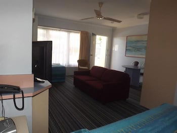 Golden Sands Motor Inn Forster - Tourism Canberra 5