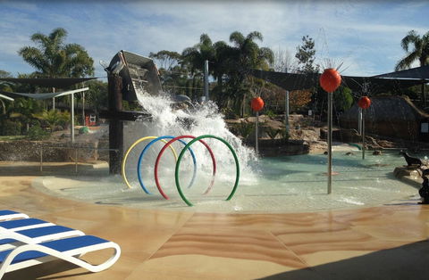 Blue Dolphin Holiday Resort - Tourism Canberra 1