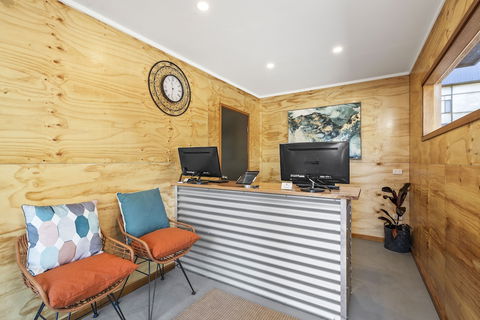 North Pier Hotel - Tourism Canberra 1