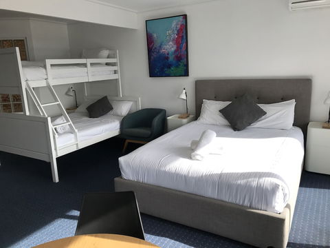 North Pier Hotel - Tourism Canberra 5