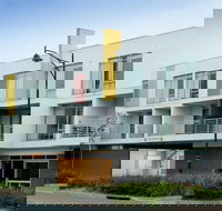 Mawson Lakes Hotel  Function Centre - Tourism Canberra