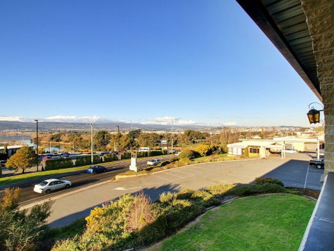 Tamar River Villas - Tourism Canberra 0