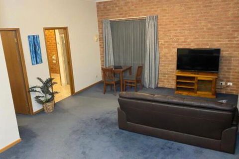 Best Western Coastal Waters Motor Inn - Tourism Canberra 3