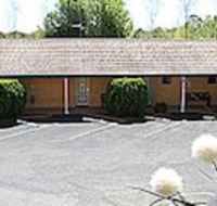 Hilltops Retreat Motor Inn - Tourism Canberra