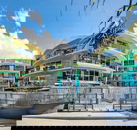 Rolling Surf Resort - Tourism Canberra