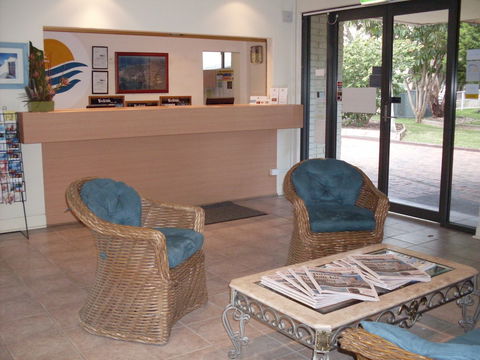 El Lago Waters Motel - Tourism Canberra 4
