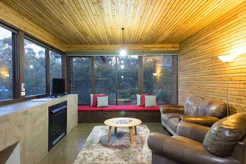 DULC Cabins - Tourism Canberra 5