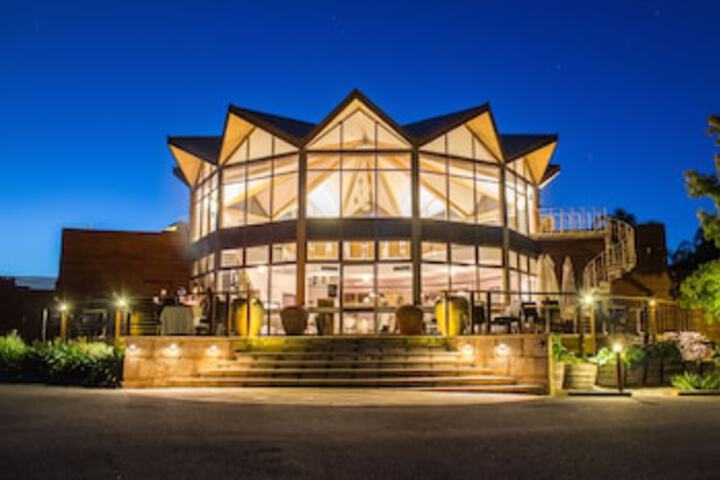  Tourism Canberra