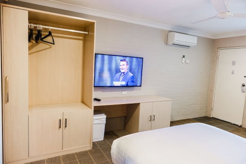 Balan Village Motel - Tourism Canberra 4