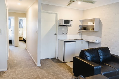 Balan Village Motel - Tourism Canberra 2