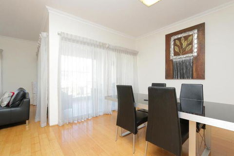 Verandah Apartments - Tourism Canberra 0