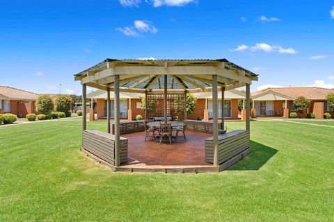 Comfort Inn & Suites King Avenue - Tourism Canberra 0