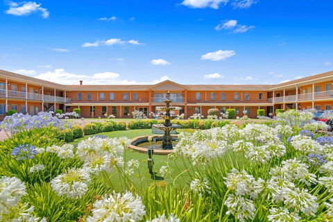 Comfort Inn & Suites King Avenue - Tourism Canberra 3