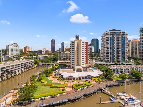 Central Dockside Apartment Hotel - Tourism Canberra 0