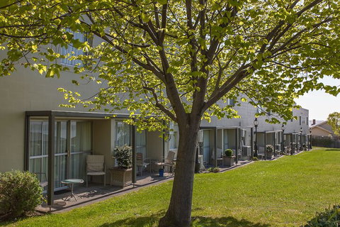 Bay View Villas - Tourism Canberra 1