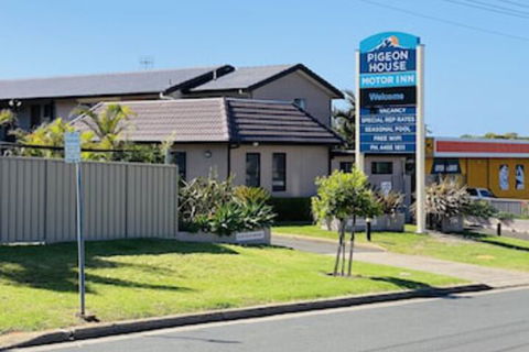 Pigeon House Motor Inn - Tourism Canberra 0