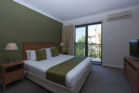 Leisure Inn Spires - Tourism Canberra 1