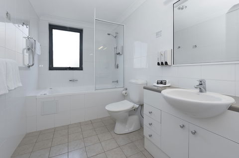 Leisure Inn Spires - Tourism Canberra 4