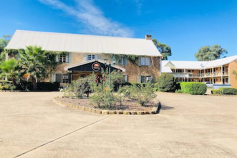 Campbelltown Colonial Motor Inn - Tourism Canberra 0