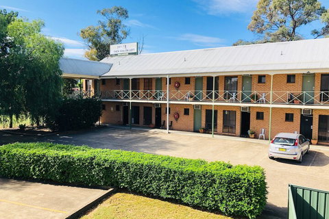 Campbelltown Colonial Motor Inn - Tourism Canberra 2